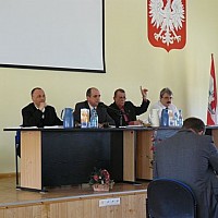 Sesja absolutoryjna Rady Powiatu, podziekowania za wsółpracę dla Radnego Danilewskiego