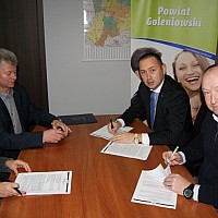 Podpisanie umowy na przebudowę drogi powiatowej w miejscowości Świętowice