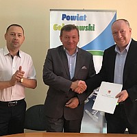 Podpisano umowę na na dofinansowanie modernizacji trybun w hali sportowej Zespołu Szkół nr 1 w Goleniowie.