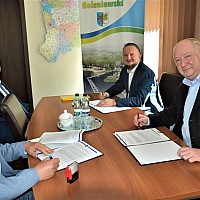 Podpisanie umowy na rozbudowę drogi powiatowej na odcinku Stepnica - Czarnocin